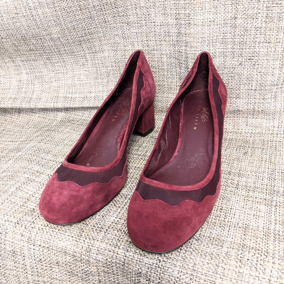 Suede Leather Pumps 7.5 B Wine 2" heels mesh panels Lord & Taylor Shoes EUC Cute - Picture 1 of 6